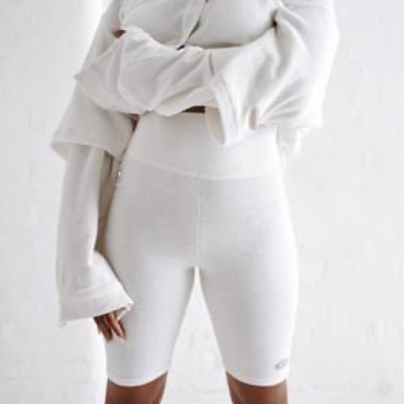 SISTERS & SEEKERS DNA TOWEL SHORT SIZE 8 (US 6) - Picture 3 of 4